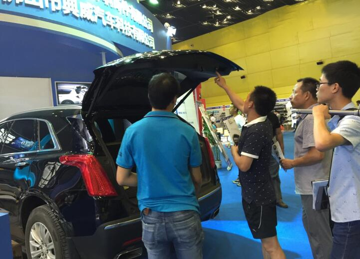 PHOEBE4X4 Technology Company Showcases Innovative Electric Tailgate Systems at Zhengzhou Exhibition